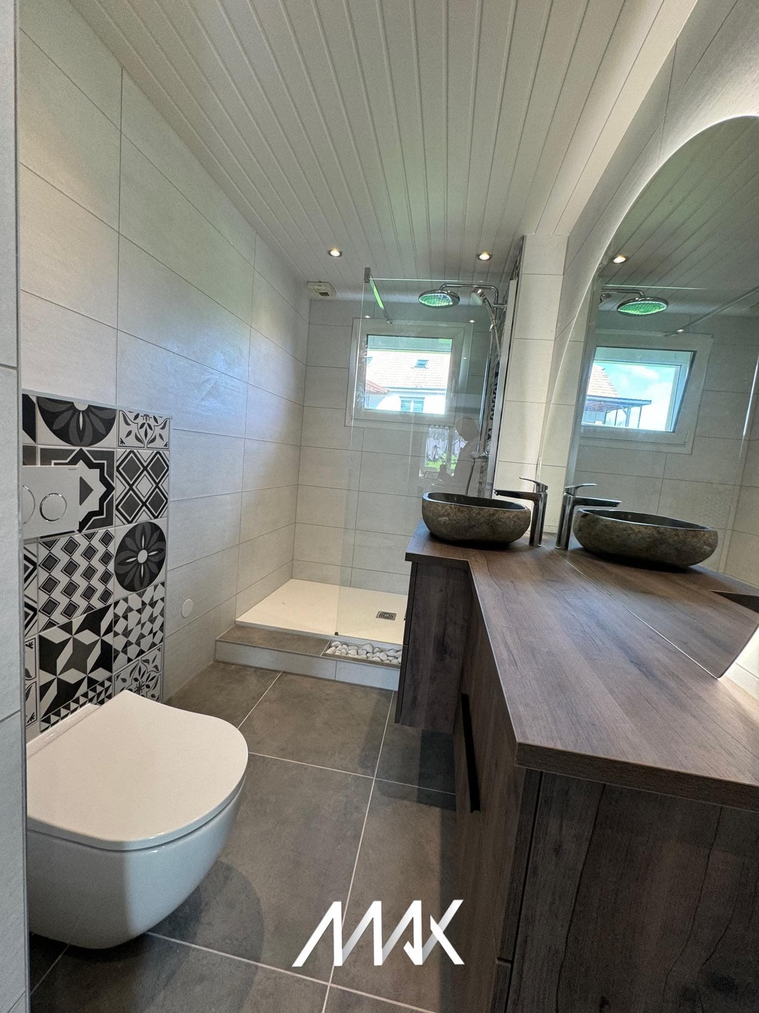 Salle de bain rénovée par SASU Max à Montbéliard
