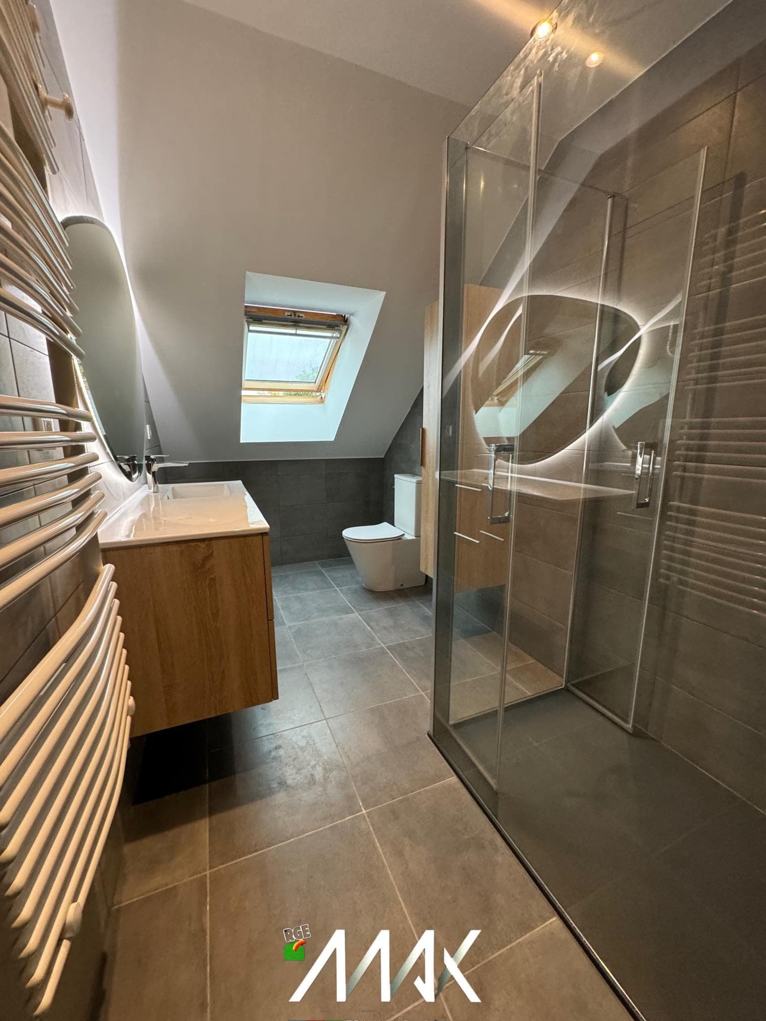 Salle de bain équipée par SASU Max